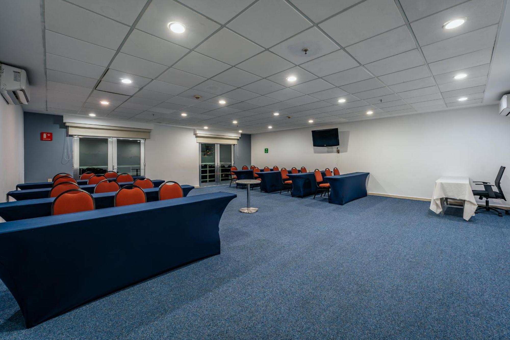 Hotel La Venta Inn Виляермоса Екстериор снимка