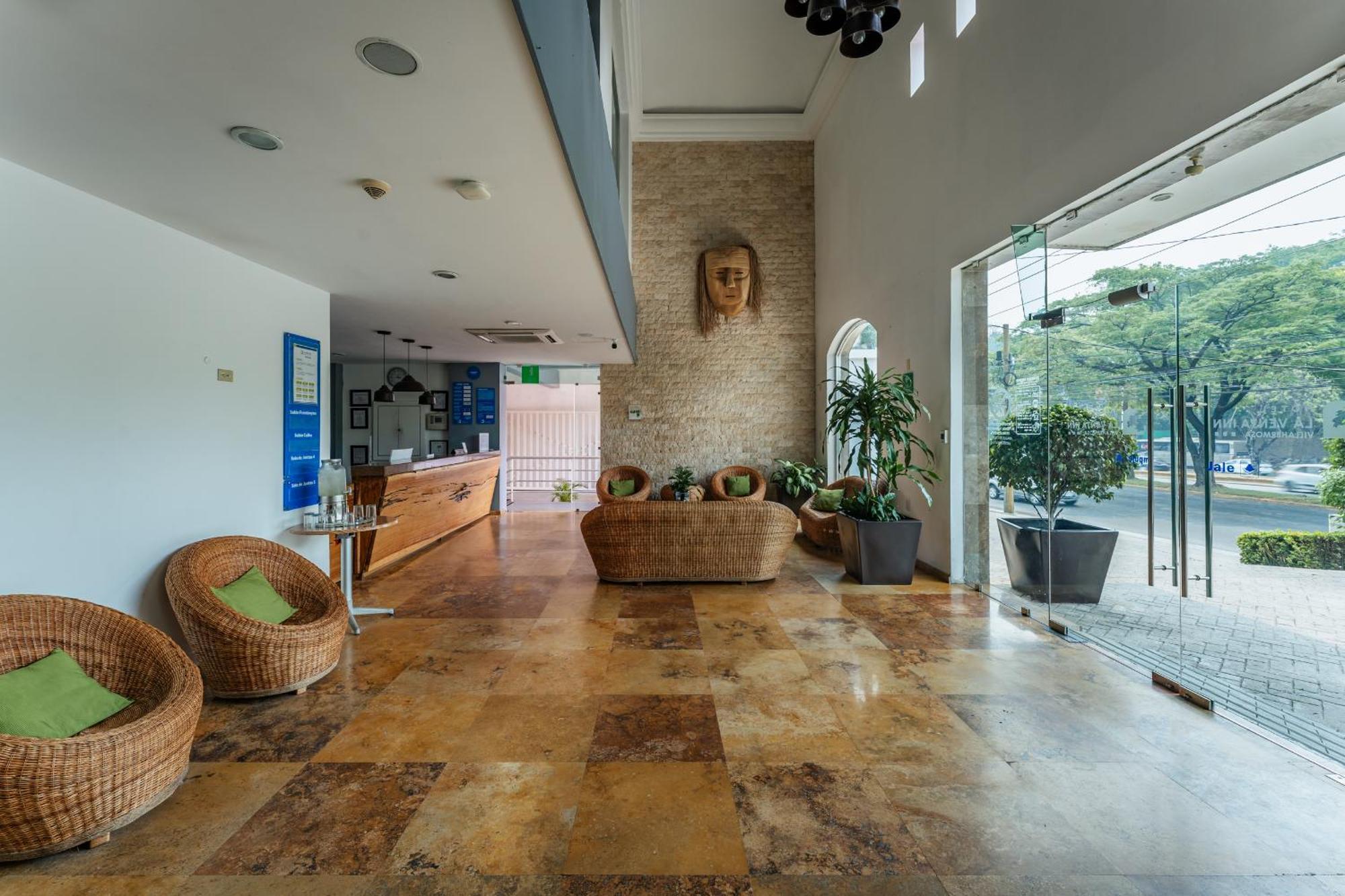 Hotel La Venta Inn Виляермоса Екстериор снимка