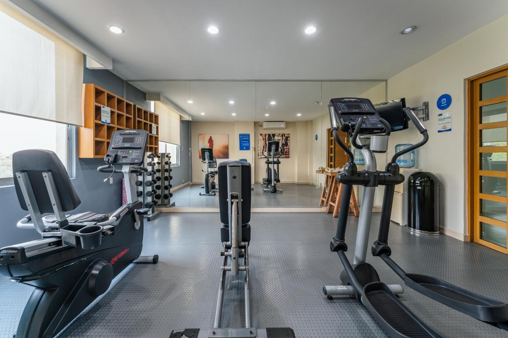 Hotel La Venta Inn Виляермоса Екстериор снимка
