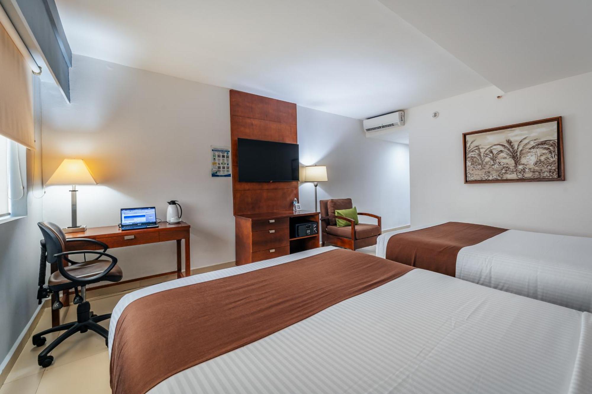 Hotel La Venta Inn Виляермоса Екстериор снимка