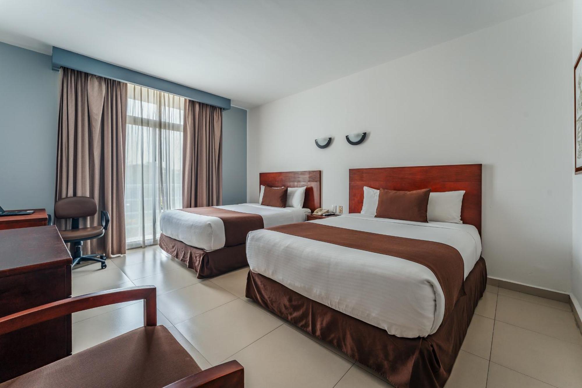 Hotel La Venta Inn Виляермоса Екстериор снимка