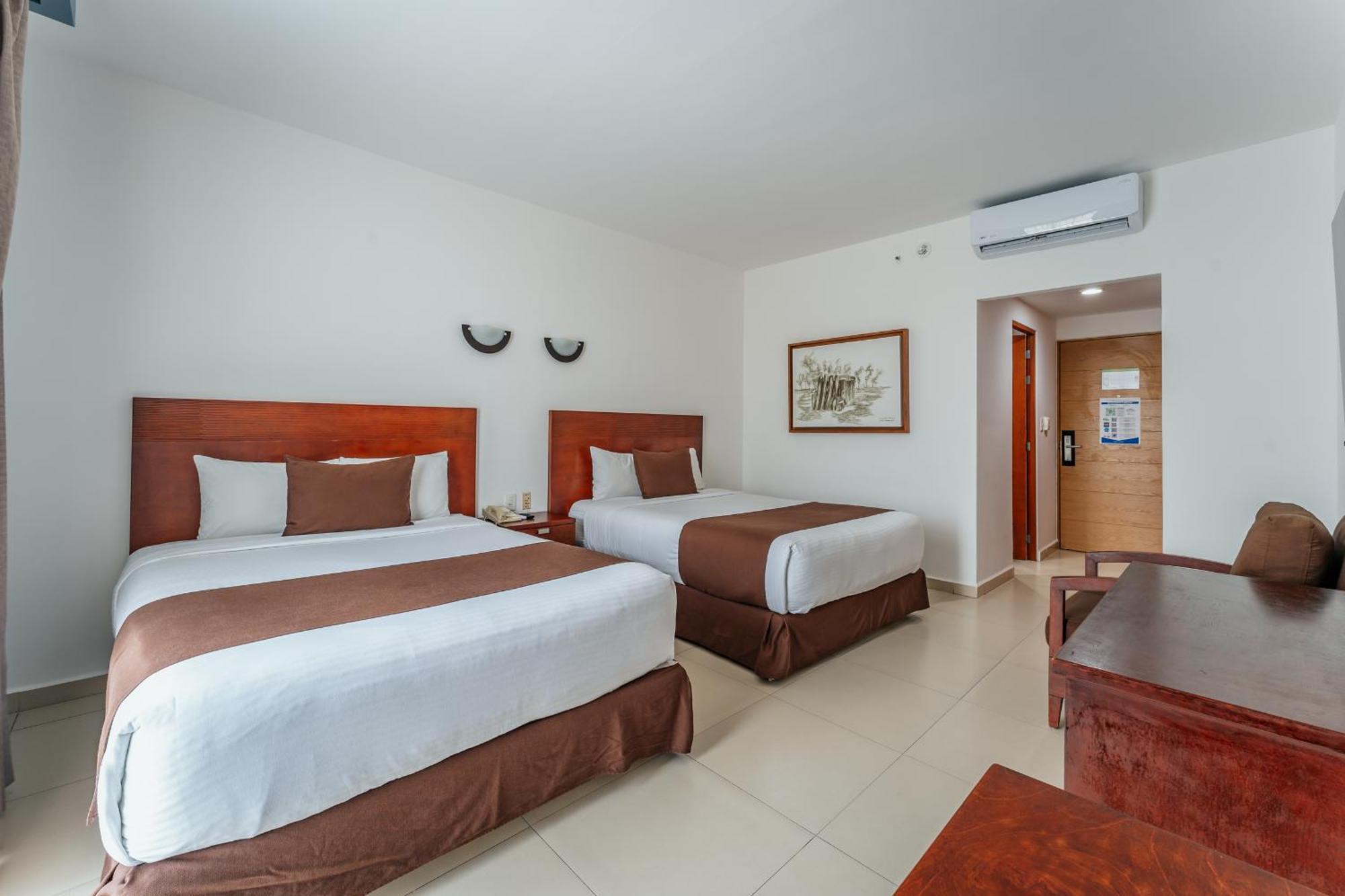Hotel La Venta Inn Виляермоса Екстериор снимка