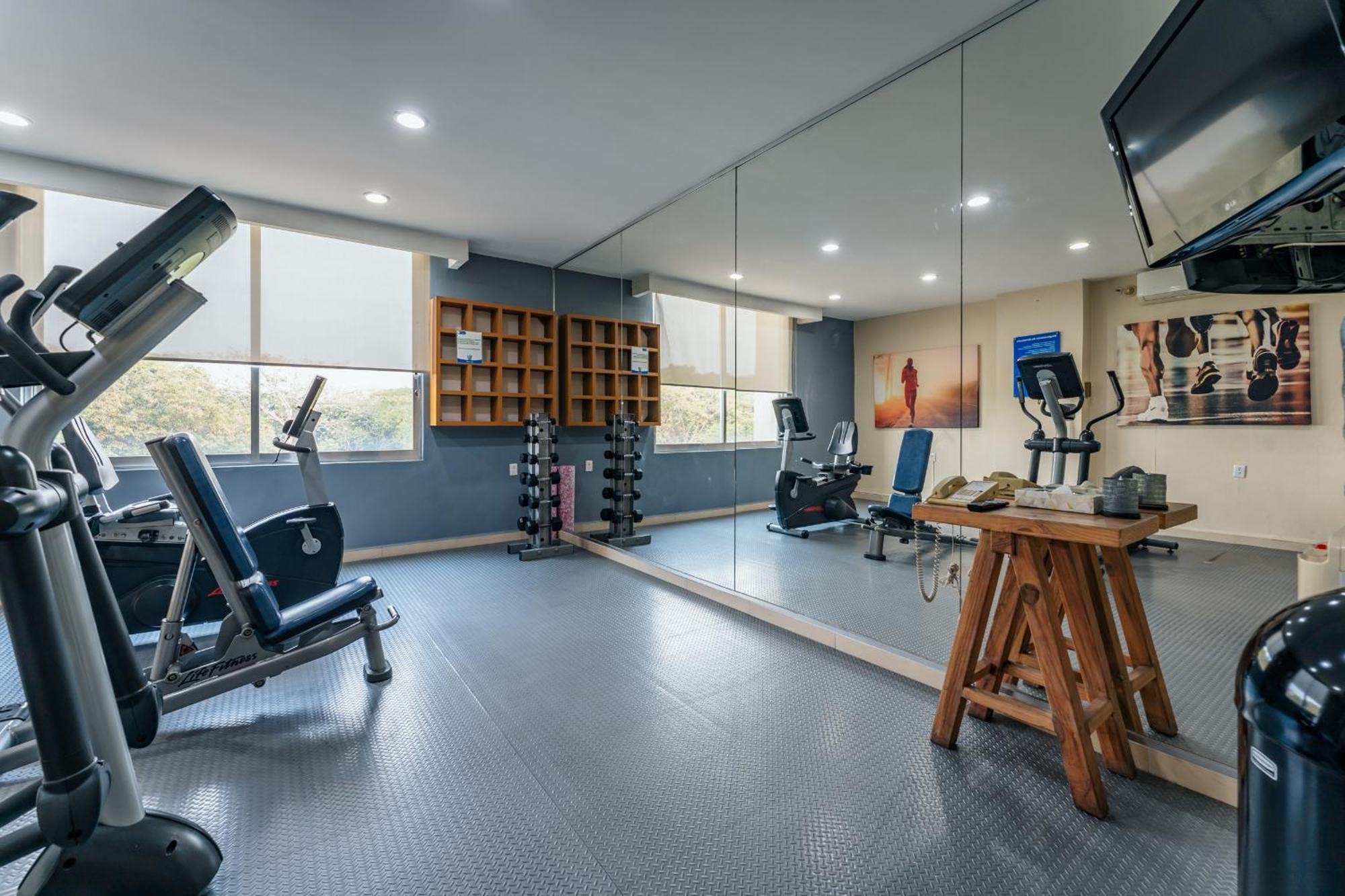 Hotel La Venta Inn Виляермоса Екстериор снимка