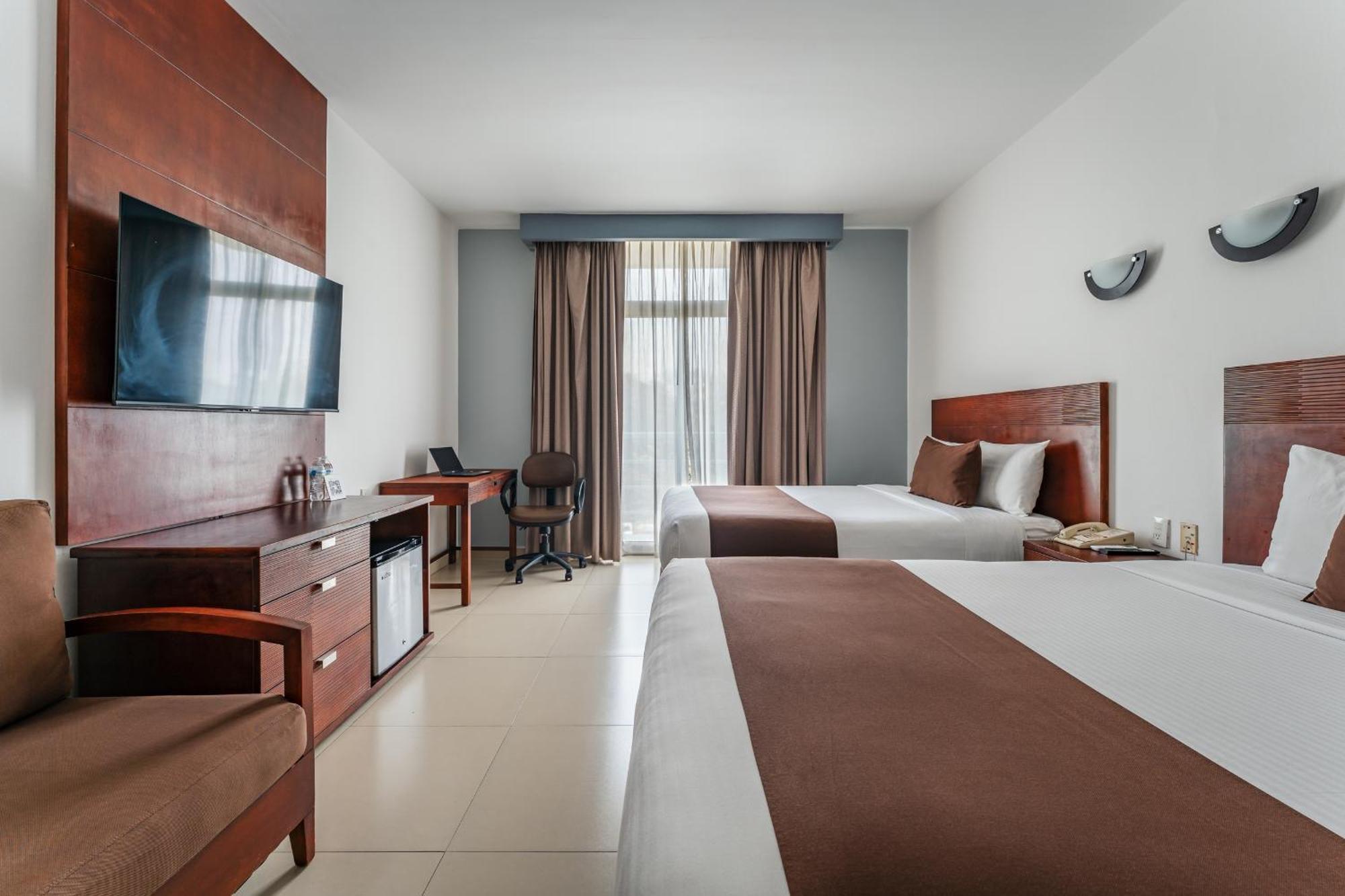 Hotel La Venta Inn Виляермоса Екстериор снимка